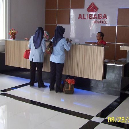 Alibaba Hotel Pangkalan Bun Luaran gambar
