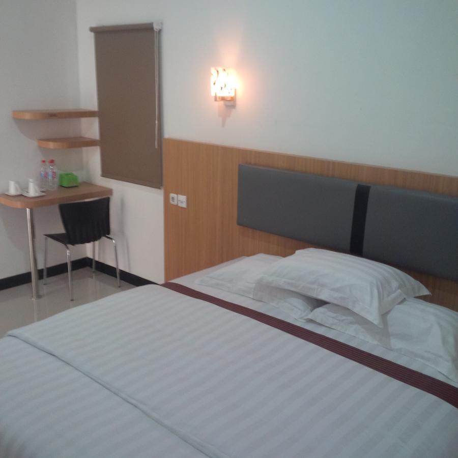 Alibaba Hotel Pangkalan Bun Luaran gambar