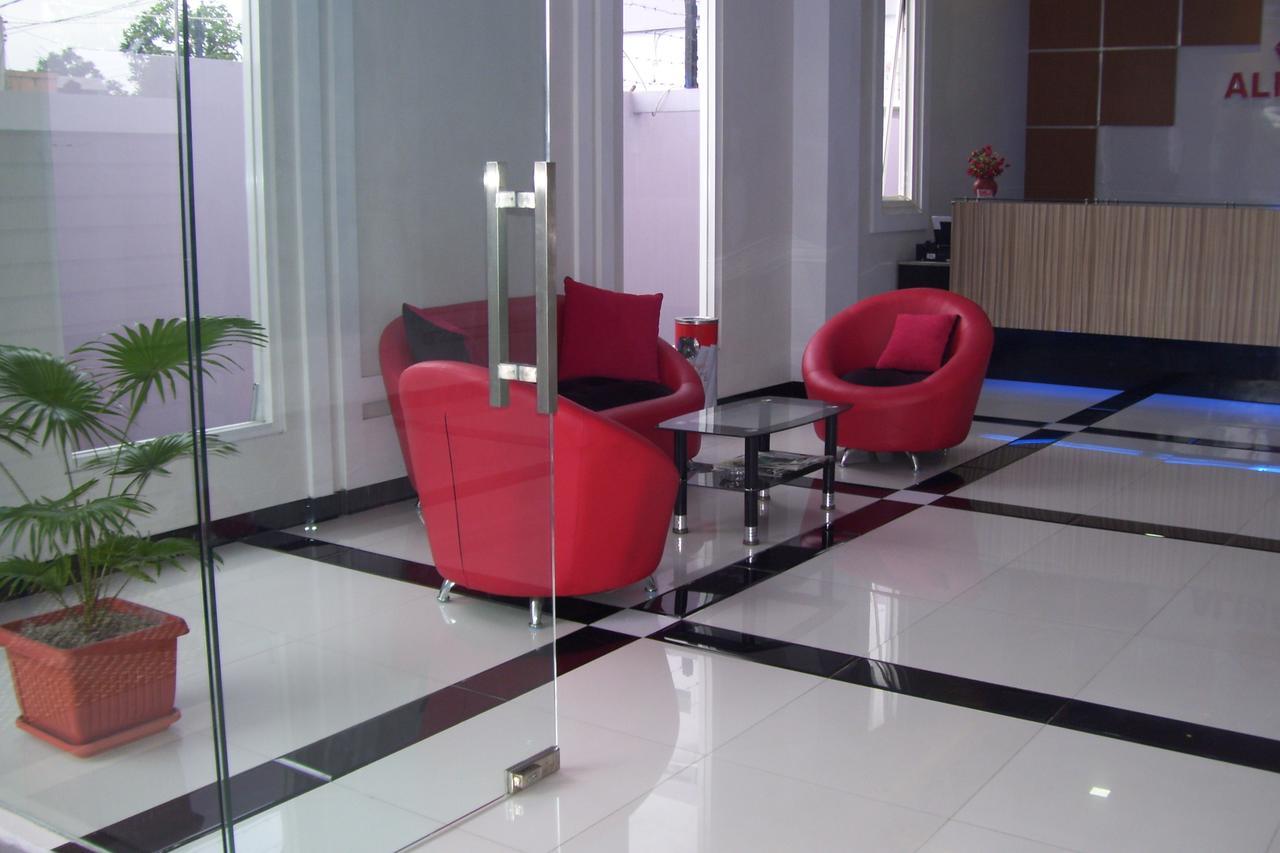 Alibaba Hotel Pangkalan Bun Luaran gambar