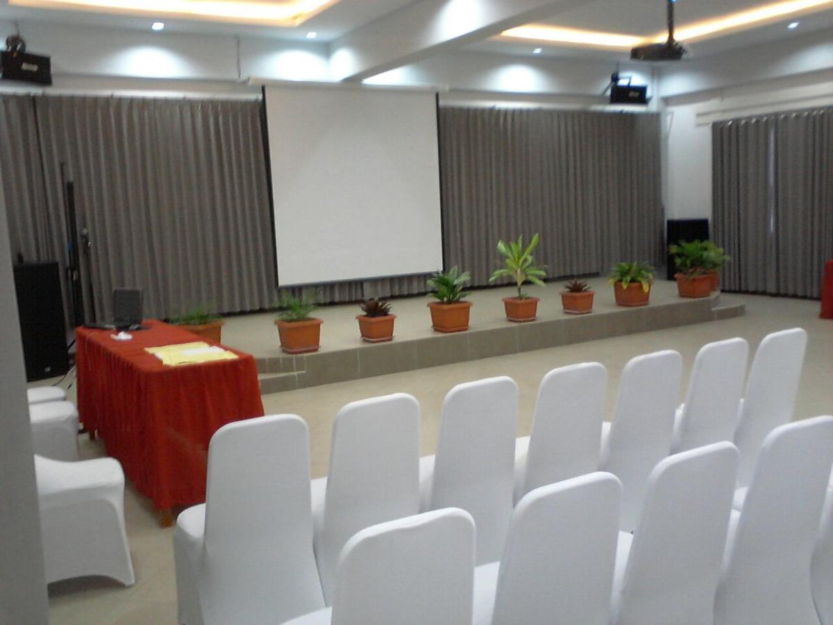 Alibaba Hotel Pangkalan Bun Luaran gambar