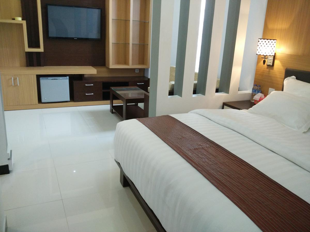 Alibaba Hotel Pangkalan Bun Luaran gambar