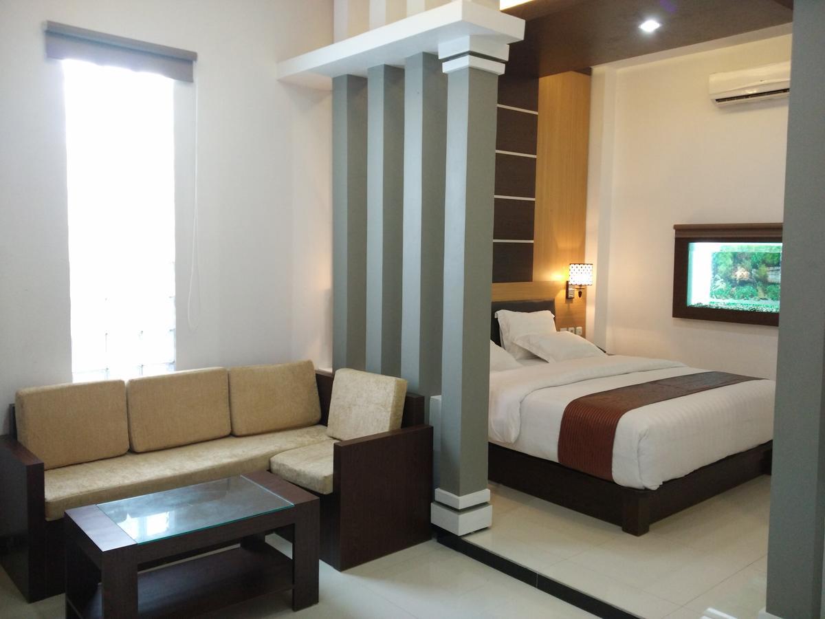 Alibaba Hotel Pangkalan Bun Luaran gambar