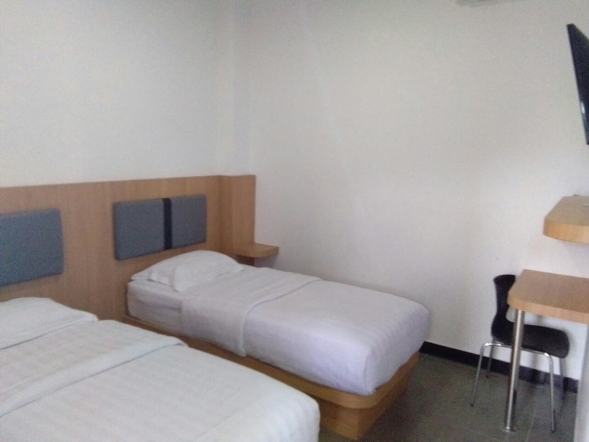 Alibaba Hotel Pangkalan Bun Luaran gambar